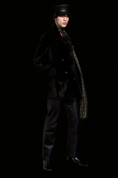 Look 38
